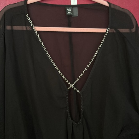 Chain Crisscross Coverup - Picture 2 of 2